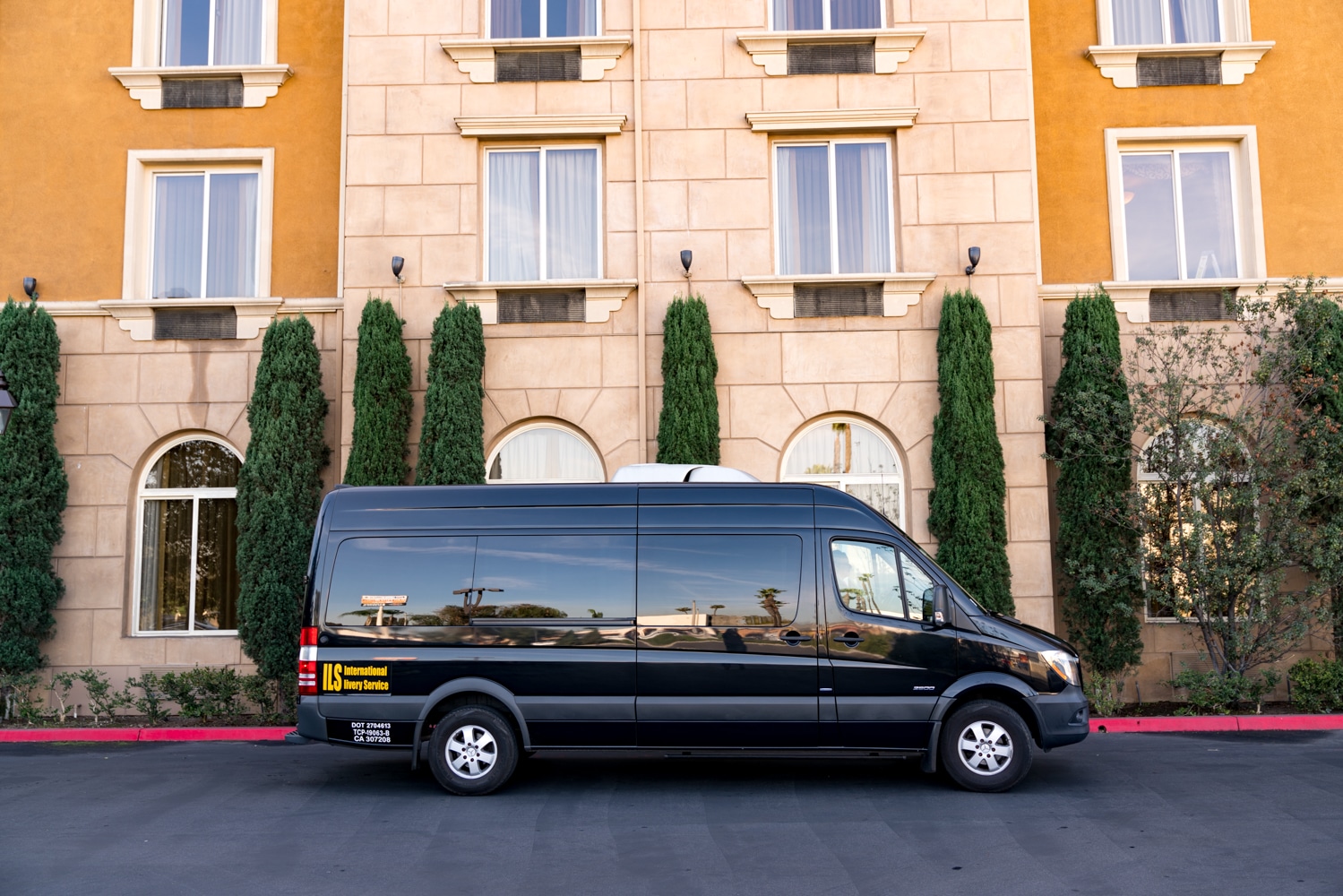 Mercedes Sprinter Van Rental | Los Angeles Group Transfer | Ils Limos